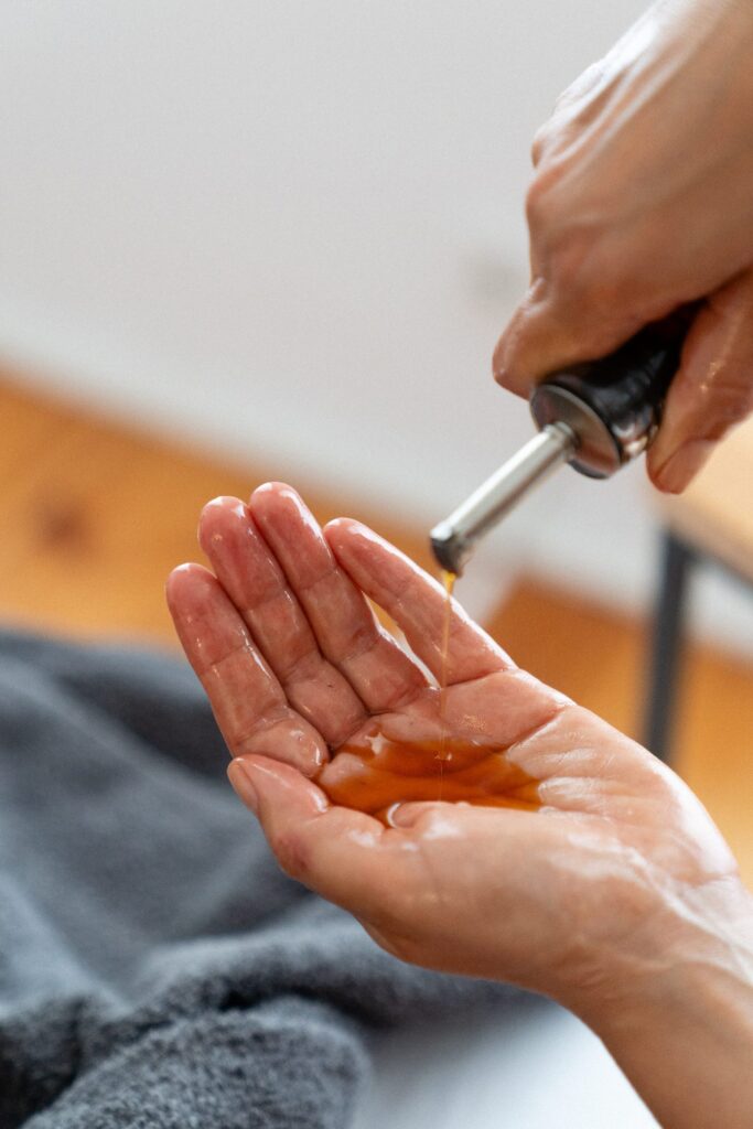 Ayurvedische Ölanwendung
